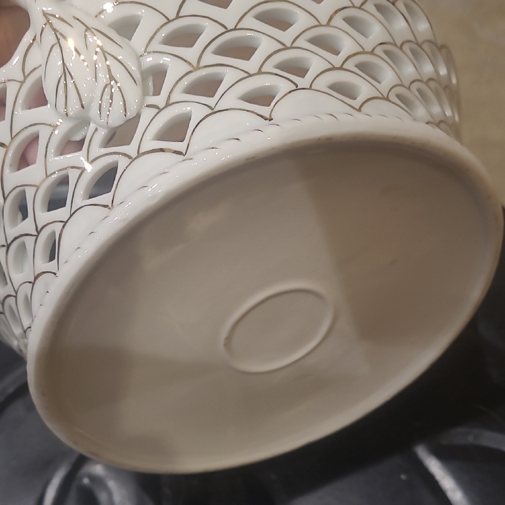 Floral Porcelain Basket with Gold Accents - Picture 4 of 5